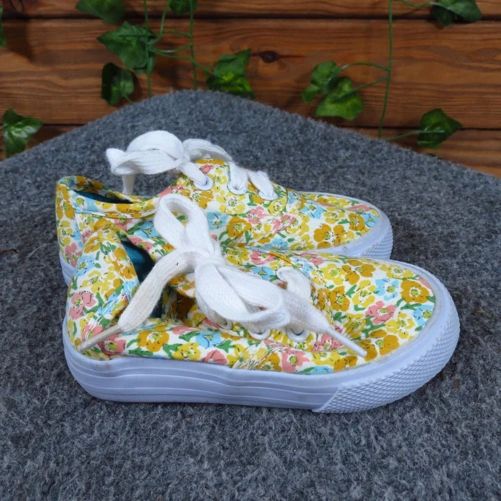 Circo Floral Girls Sneaker Size 5 Playtime Yellow Canvas Low Top Shoes